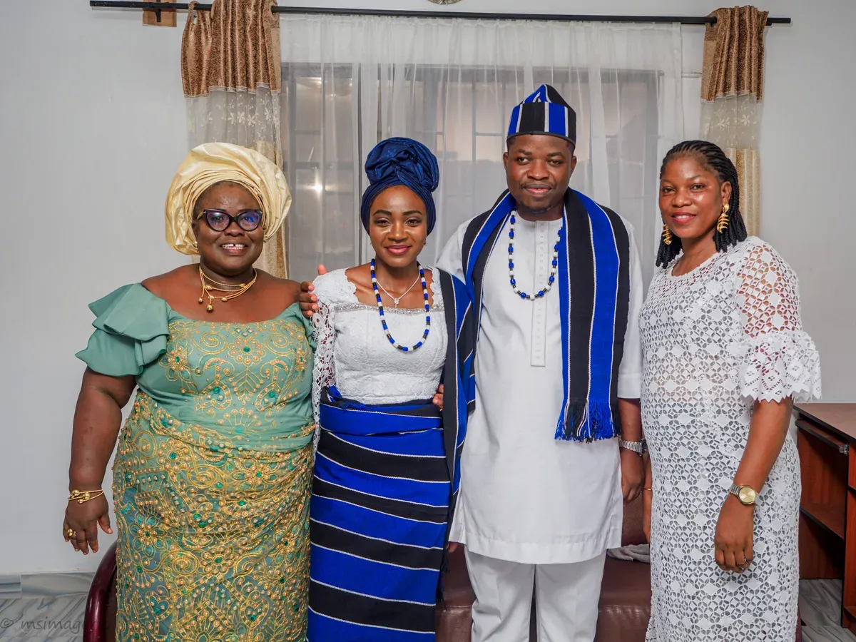 Adiya & Aderemi: An Intimate Introduction Ceremony — Photo 25