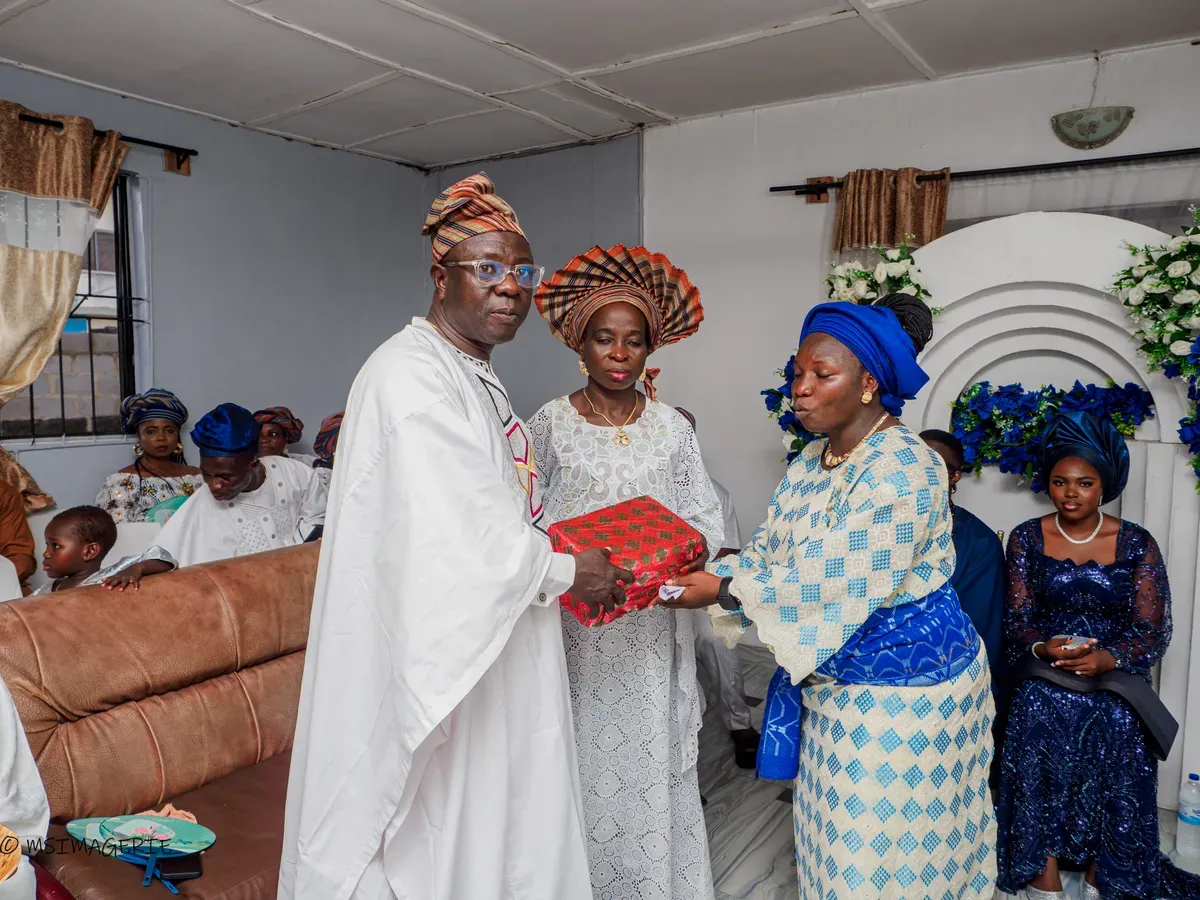 Olorunkemi & Emmanuel: An Intimate Introduction Ceremony — Photo 24
